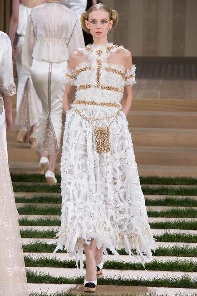 Look 69